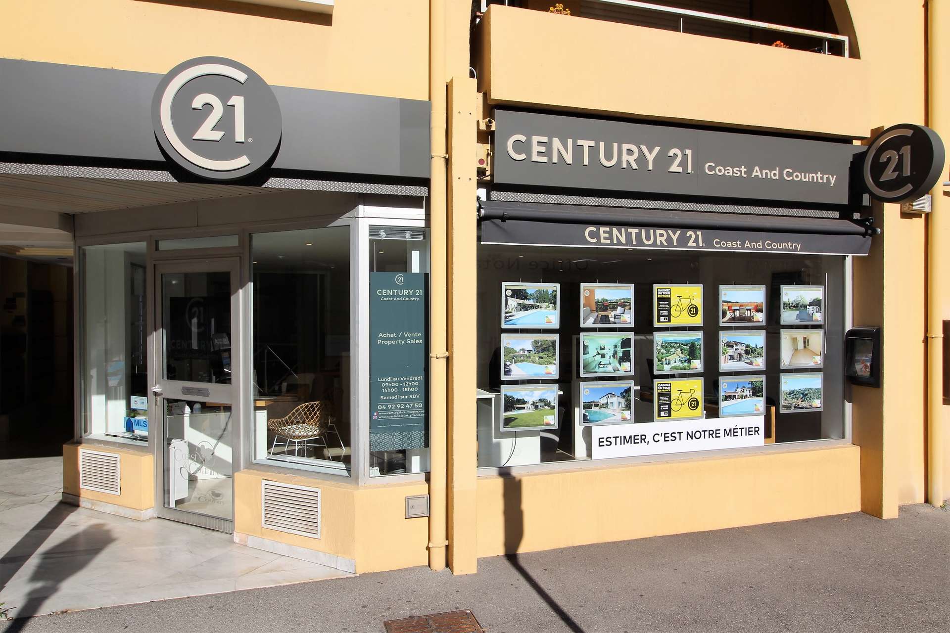 Agence Immobiliere CENTURY 21 à Mougins facade bureaux