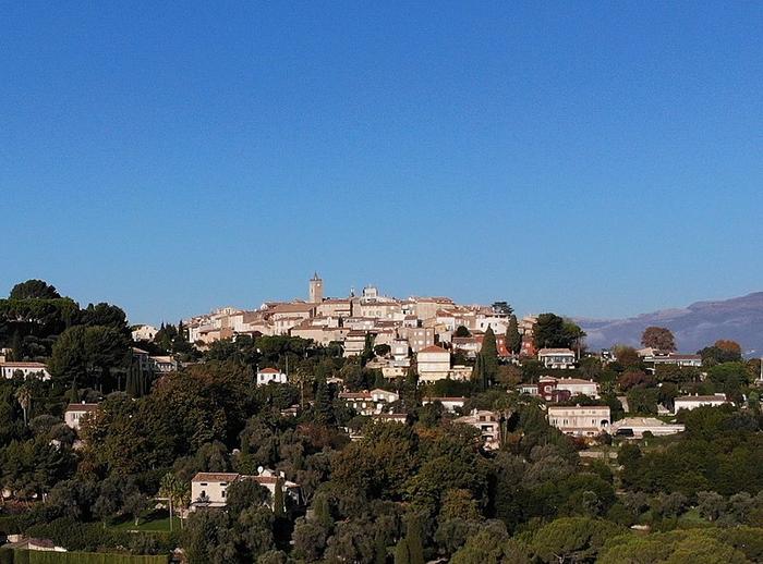 Mougins