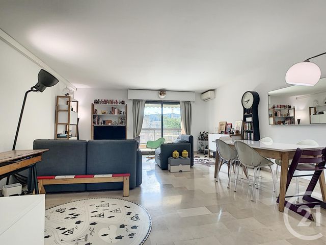 Appartement F4 à vendre - 4 pièces - 85.58 m2 - MOUGINS - 06 - PROVENCE-ALPES-COTE-D-AZUR - Century 21 Coast And Country Appartement F4 à vendre - 4 pièces - 85.58 m2 - MOUGINS - 06 - PROVENCE-ALPES-COTE-D-AZUR - Century 21 Coast And Country