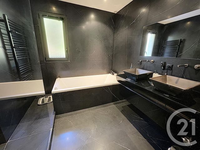 maison à vendre - 7 pièces - 194.0 m2 - LA ROQUETTE SUR SIAGNE - 06 - PROVENCE-ALPES-COTE-D-AZUR - Century 21 Coast And Country maison à vendre - 7 pièces - 194.0 m2 - LA ROQUETTE SUR SIAGNE - 06 - PROVENCE-ALPES-COTE-D-AZUR - Century 21 Coast And Country