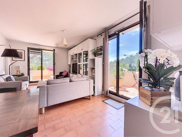 Appartement F3 à vendre - 3 pièces - 66.58 m2 - MOUGINS - 06 - PROVENCE-ALPES-COTE-D-AZUR - Century 21 Coast And Country Appartement F3 à vendre - 3 pièces - 66.58 m2 - MOUGINS - 06 - PROVENCE-ALPES-COTE-D-AZUR - Century 21 Coast And Country
