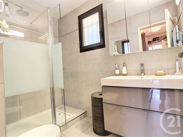 Appartement F3 à vendre - 3 pièces - 66.58 m2 - MOUGINS - 06 - PROVENCE-ALPES-COTE-D-AZUR - Century 21 Coast And Country Appartement F3 à vendre - 3 pièces - 66.58 m2 - MOUGINS - 06 - PROVENCE-ALPES-COTE-D-AZUR - Century 21 Coast And Country
