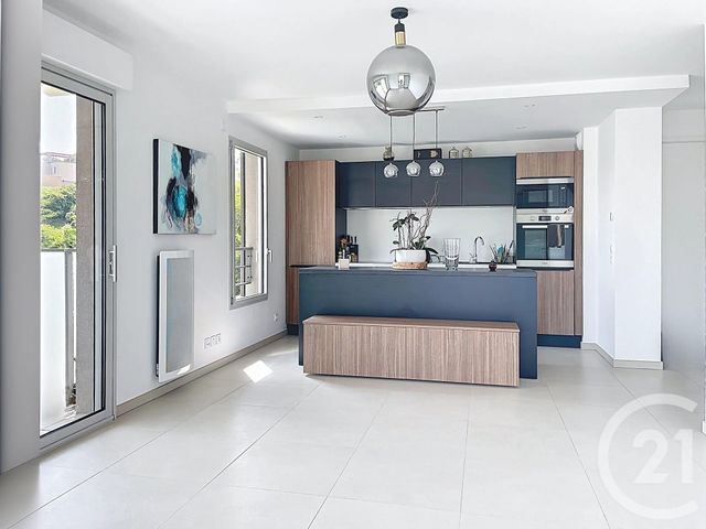 Afficher la photo en grand Appartement F3 à vendre - 3 pièces - 62.5 m2 - MOUGINS - 06 - PROVENCE-ALPES-COTE-D-AZUR - Century 21 Coast And Country