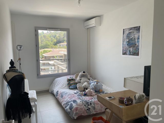 Afficher la photo en grand Appartement F3 à vendre - 3 pièces - 62.5 m2 - MOUGINS - 06 - PROVENCE-ALPES-COTE-D-AZUR - Century 21 Coast And Country