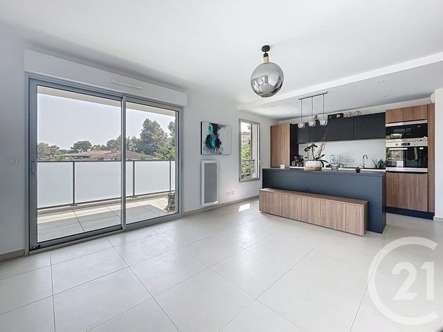 Afficher la photo en grand Appartement F3 à vendre - 3 pièces - 62.5 m2 - MOUGINS - 06 - PROVENCE-ALPES-COTE-D-AZUR - Century 21 Coast And Country