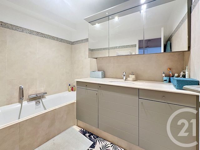 Appartement à vendre - 5 pièces - 115.0 m2 - MOUGINS - 06 - PROVENCE-ALPES-COTE-D-AZUR - Century 21 Coast And Country