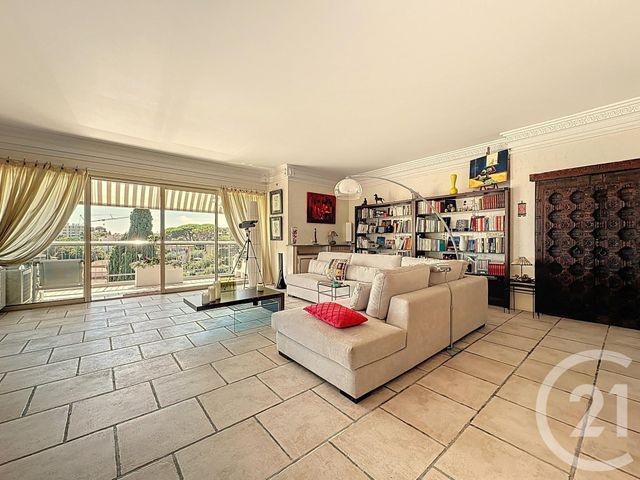 Afficher la photo en grand Appartement à vendre - 4 pièces - 162.0 m2 - LE CANNET - 06 - PROVENCE-ALPES-COTE-D-AZUR - Century 21 Coast And Country