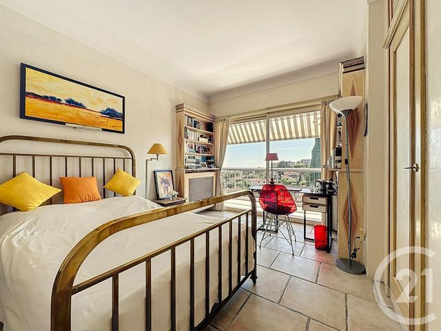 Afficher la photo en grand Appartement à vendre - 4 pièces - 162.0 m2 - LE CANNET - 06 - PROVENCE-ALPES-COTE-D-AZUR - Century 21 Coast And Country