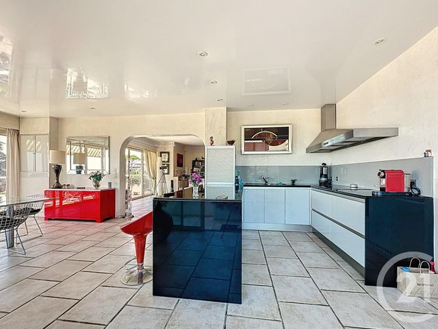 Afficher la photo en grand Appartement à vendre - 4 pièces - 162.0 m2 - LE CANNET - 06 - PROVENCE-ALPES-COTE-D-AZUR - Century 21 Coast And Country