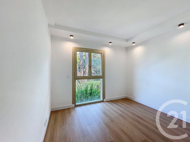 Afficher la photo en grand Appartement à vendre - 4 pièces - 70.35 m2 - MANDELIEU LA NAPOULE - 06 - PROVENCE-ALPES-COTE-D-AZUR - Century 21 Coast And Country