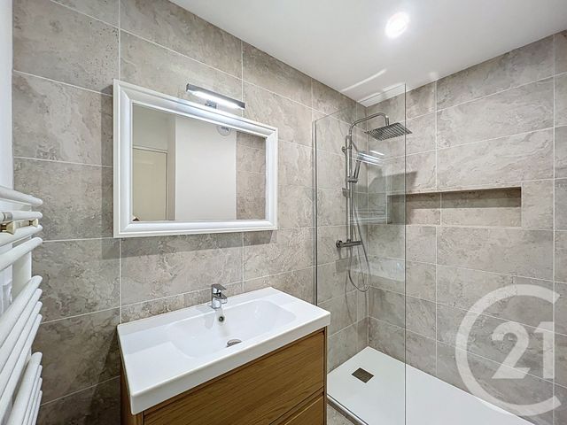 Afficher la photo en grand Appartement à vendre - 4 pièces - 70.35 m2 - MANDELIEU LA NAPOULE - 06 - PROVENCE-ALPES-COTE-D-AZUR - Century 21 Coast And Country