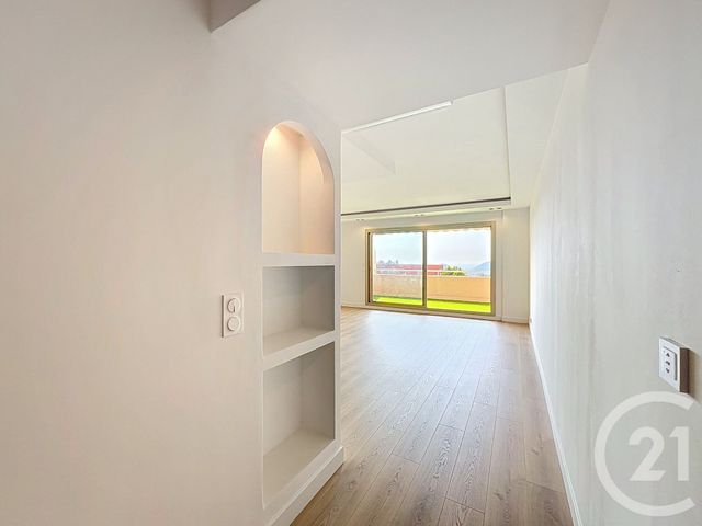Afficher la photo en grand Appartement à vendre - 4 pièces - 70.35 m2 - MANDELIEU LA NAPOULE - 06 - PROVENCE-ALPES-COTE-D-AZUR - Century 21 Coast And Country