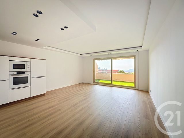 Afficher la photo en grand Appartement à vendre - 4 pièces - 70.35 m2 - MANDELIEU LA NAPOULE - 06 - PROVENCE-ALPES-COTE-D-AZUR - Century 21 Coast And Country