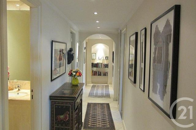 Afficher la photo en grand Appartement à vendre - 4 pièces - 132.0 m2 - MOUGINS - 06 - PROVENCE-ALPES-COTE-D-AZUR - Century 21 Coast And Country