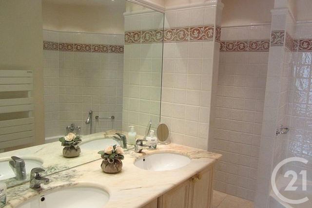 Afficher la photo en grand Appartement à vendre - 4 pièces - 132.0 m2 - MOUGINS - 06 - PROVENCE-ALPES-COTE-D-AZUR - Century 21 Coast And Country