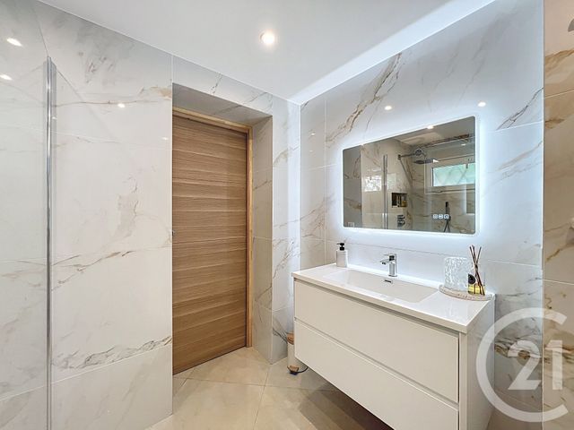 Appartement F4 à vendre - 4 pièces - 113.75 m2 - CANNES - 06 - PROVENCE-ALPES-COTE-D-AZUR - Century 21 Coast And Country