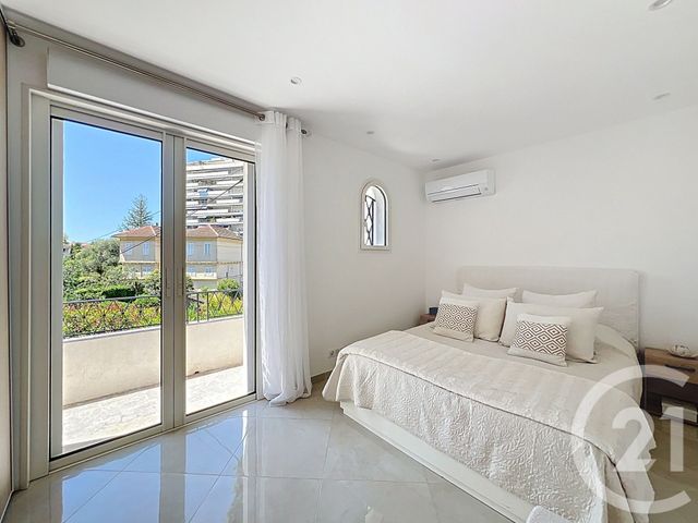 Appartement F4 à vendre - 4 pièces - 113.75 m2 - CANNES - 06 - PROVENCE-ALPES-COTE-D-AZUR - Century 21 Coast And Country