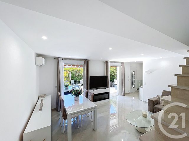 Appartement F4 à vendre - 4 pièces - 113.75 m2 - CANNES - 06 - PROVENCE-ALPES-COTE-D-AZUR - Century 21 Coast And Country