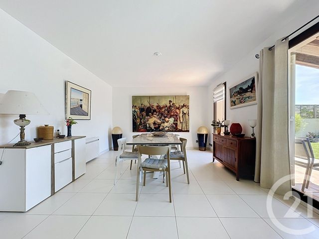 maison à vendre - 5 pièces - 145.0 m2 - VILLENEUVE LOUBET - 06 - PROVENCE-ALPES-COTE-D-AZUR - Century 21 Coast And Country