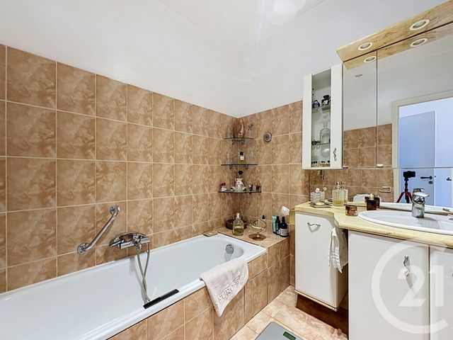 maison à vendre - 5 pièces - 145.0 m2 - VILLENEUVE LOUBET - 06 - PROVENCE-ALPES-COTE-D-AZUR - Century 21 Coast And Country