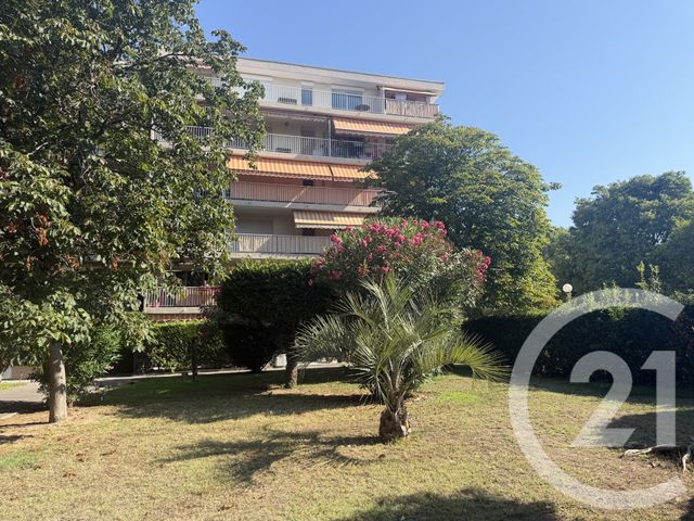Appartement à vendre - 3 pièces - 62.7 m2 - CANNES LA BOCCA - 06 - PROVENCE-ALPES-COTE-D-AZUR - Century 21 Coast And Country