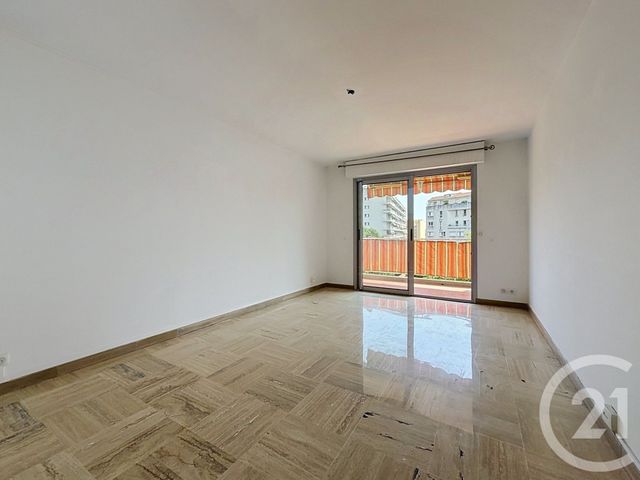 Appartement à vendre - 3 pièces - 62.7 m2 - CANNES LA BOCCA - 06 - PROVENCE-ALPES-COTE-D-AZUR - Century 21 Coast And Country