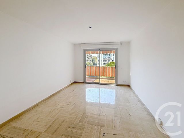 Appartement à vendre - 3 pièces - 62.7 m2 - CANNES LA BOCCA - 06 - PROVENCE-ALPES-COTE-D-AZUR - Century 21 Coast And Country