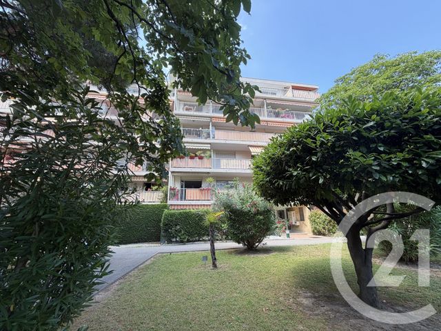 Appartement à vendre - 3 pièces - 62.7 m2 - CANNES LA BOCCA - 06 - PROVENCE-ALPES-COTE-D-AZUR - Century 21 Coast And Country