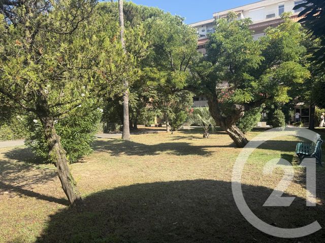 Appartement à vendre - 3 pièces - 62.7 m2 - CANNES LA BOCCA - 06 - PROVENCE-ALPES-COTE-D-AZUR - Century 21 Coast And Country