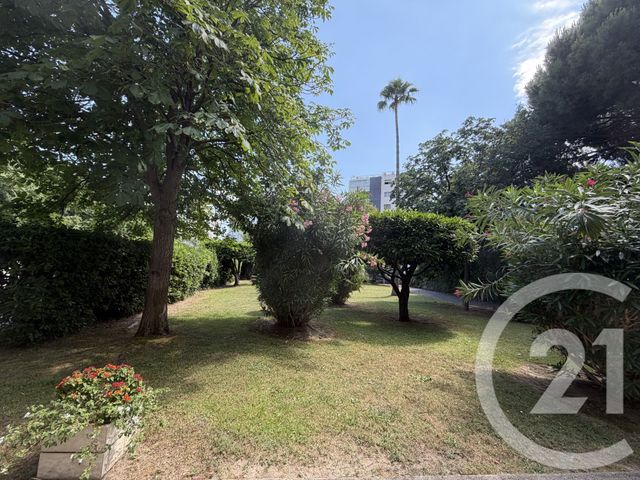 Appartement à vendre - 3 pièces - 62.7 m2 - CANNES LA BOCCA - 06 - PROVENCE-ALPES-COTE-D-AZUR - Century 21 Coast And Country