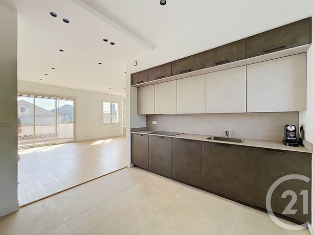 maison à vendre - 6 pièces - 147.49 m2 - MANDELIEU LA NAPOULE - 06 - PROVENCE-ALPES-COTE-D-AZUR - Century 21 Coast And Country