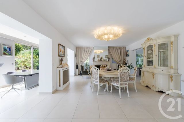 maison à vendre - 7 pièces - 235.0 m2 - MOUGINS - 06 - PROVENCE-ALPES-COTE-D-AZUR - Century 21 Coast And Country