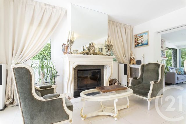 maison à vendre - 7 pièces - 235.0 m2 - MOUGINS - 06 - PROVENCE-ALPES-COTE-D-AZUR - Century 21 Coast And Country